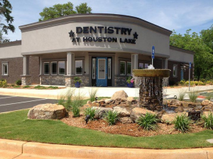 Sponsor Logo for Dentistry at Houston Lake