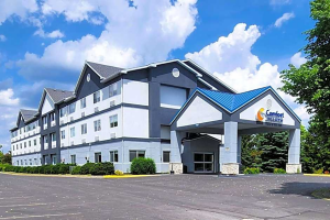 Sponsor Logo for Comfort Inn & Suites of Liverpool/Clay