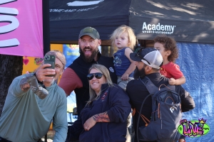 View Candids in new tab