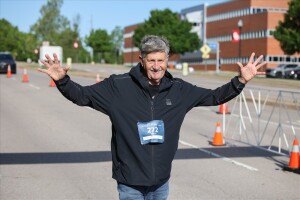 View Brad's Pics - Candids, Start, and Finish Photos in new tab