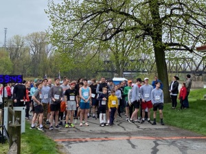 Run to the Rapids 5K logo