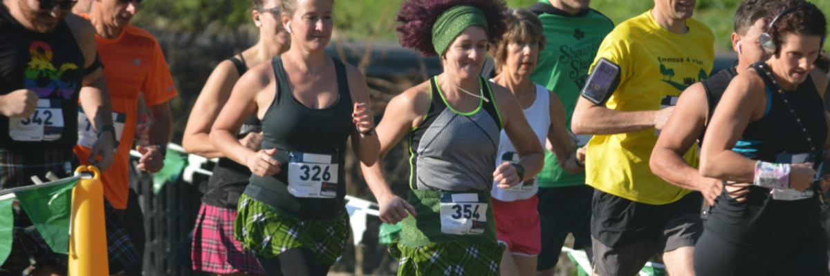 banner of runners